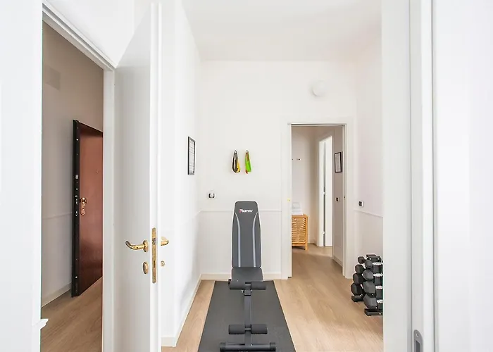 - 8 Posti Con Sauna Palestra E Garage * レッコ