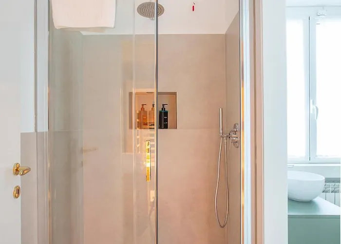 - 8 Posti Con Sauna Palestra E Garage アパート